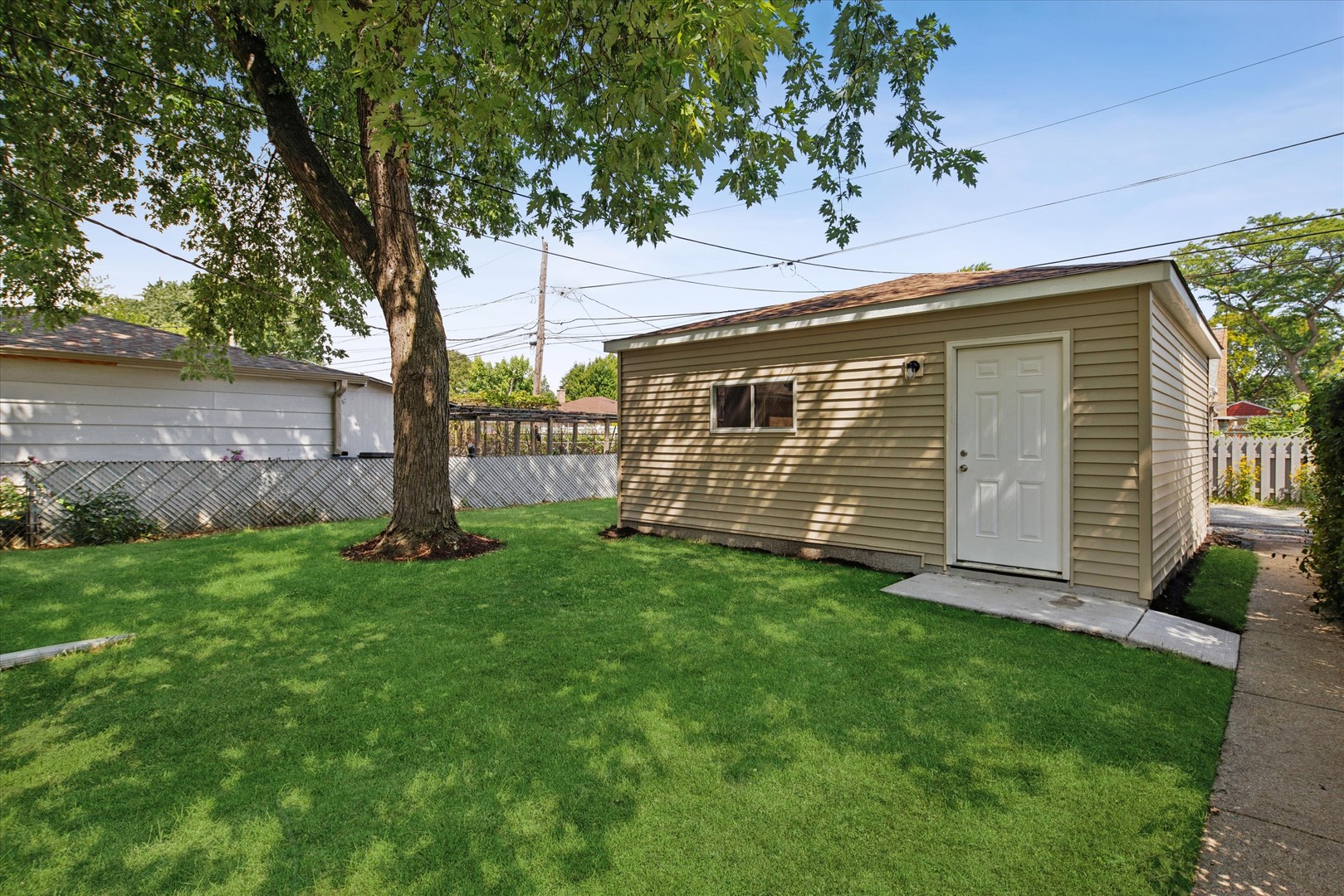 main property photo 21