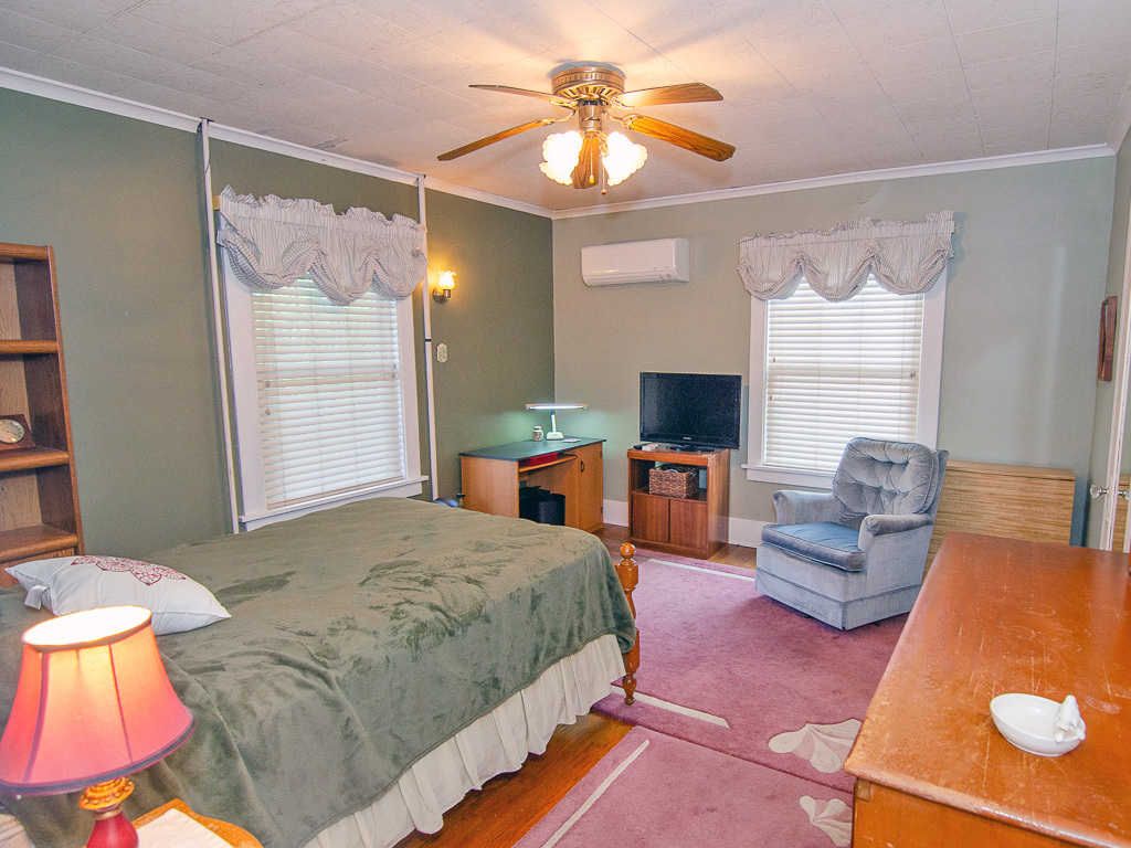 main property photo 43