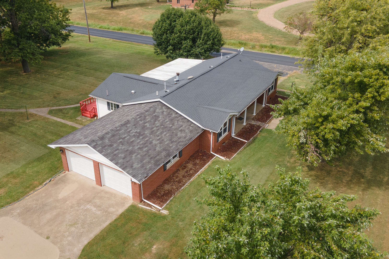 main property photo 33