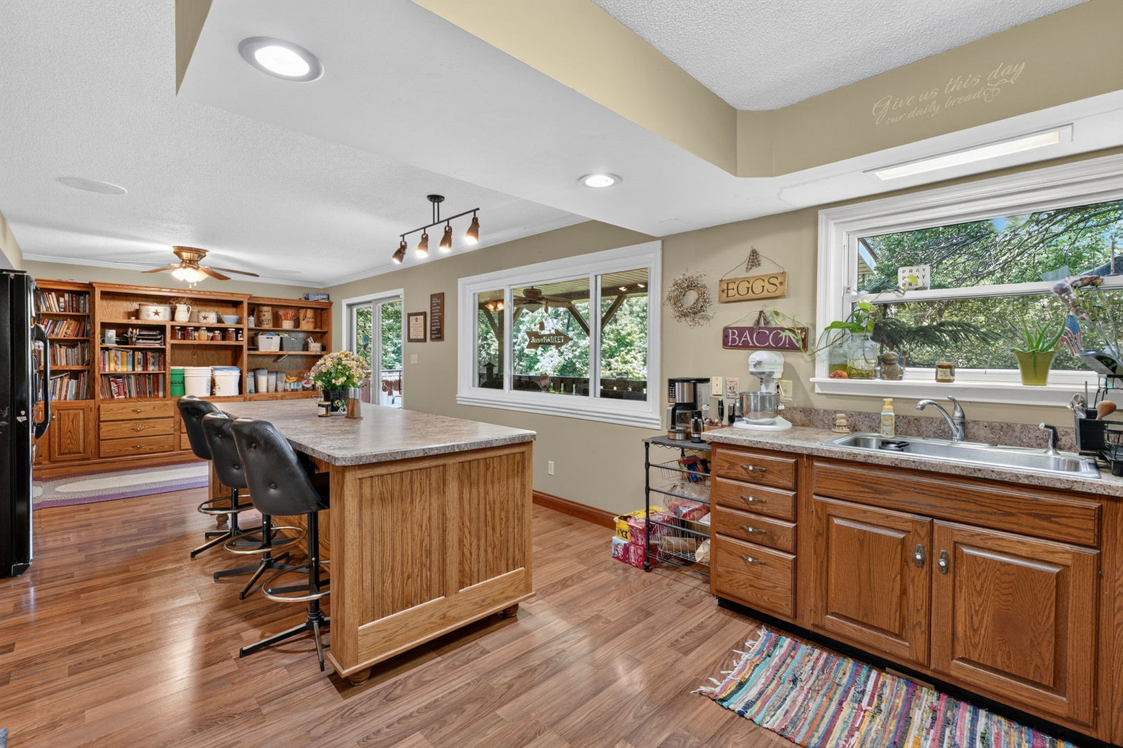 main property photo 14