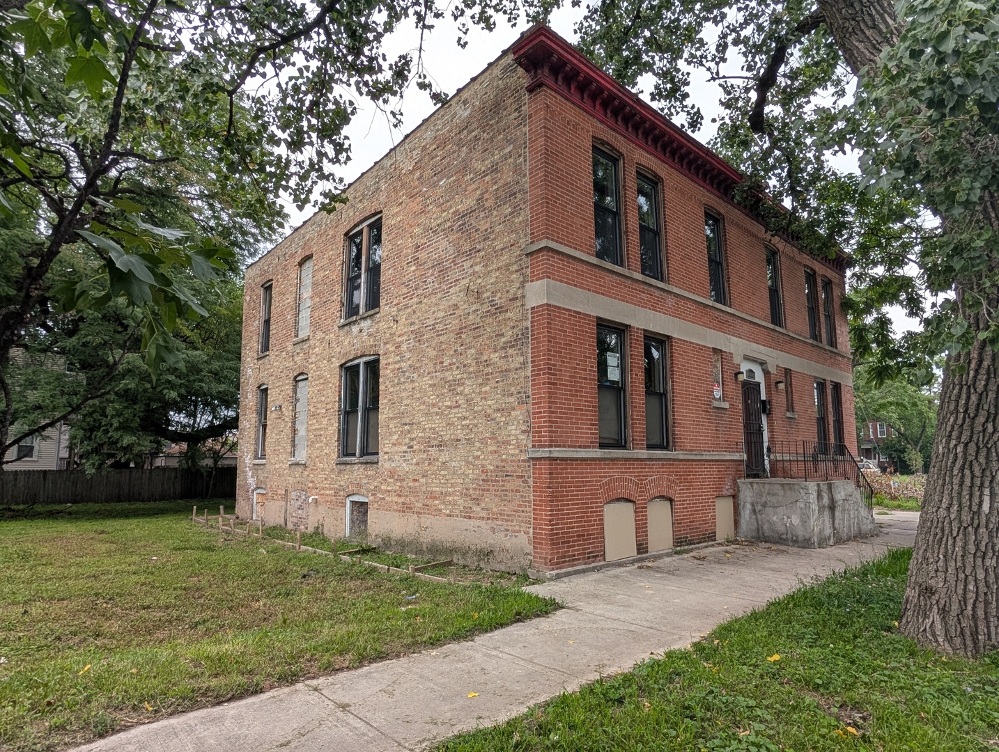 main property photo 8
