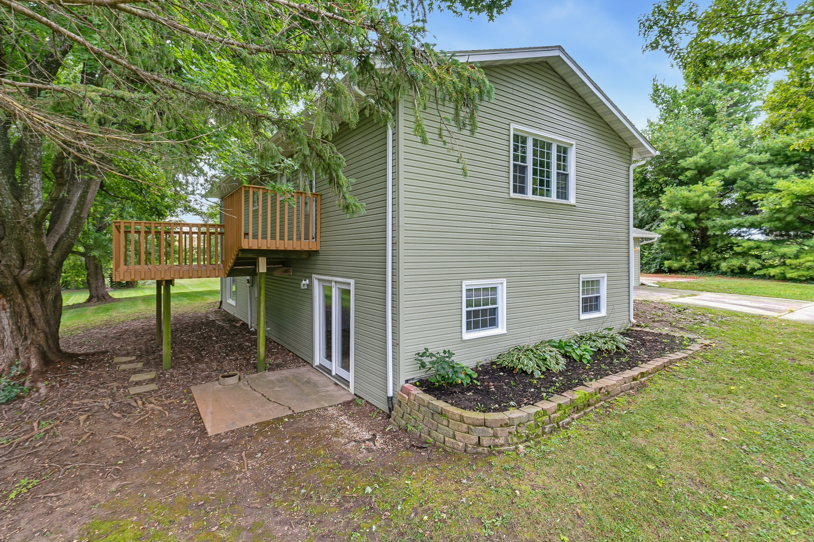 main property photo 9
