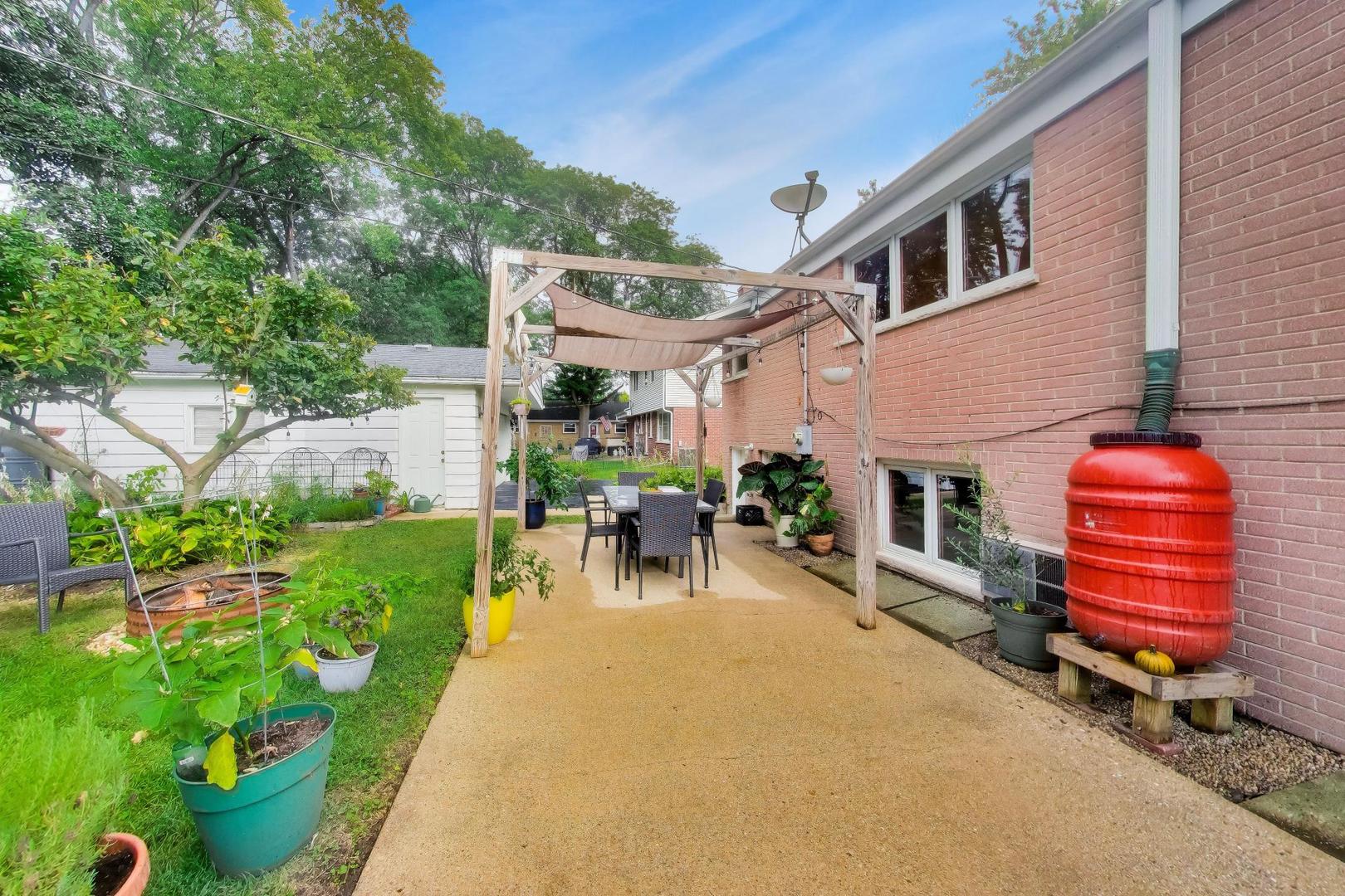 main property photo 27