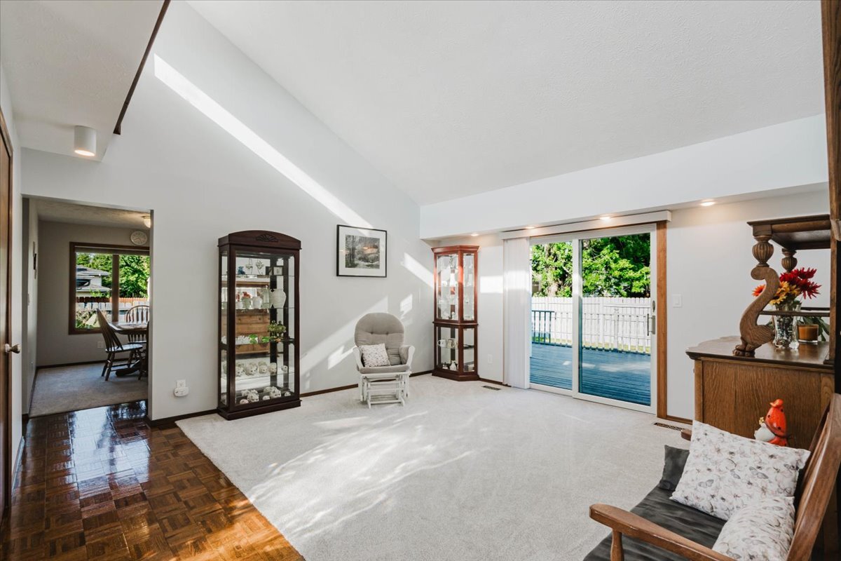 property viewer photo 2