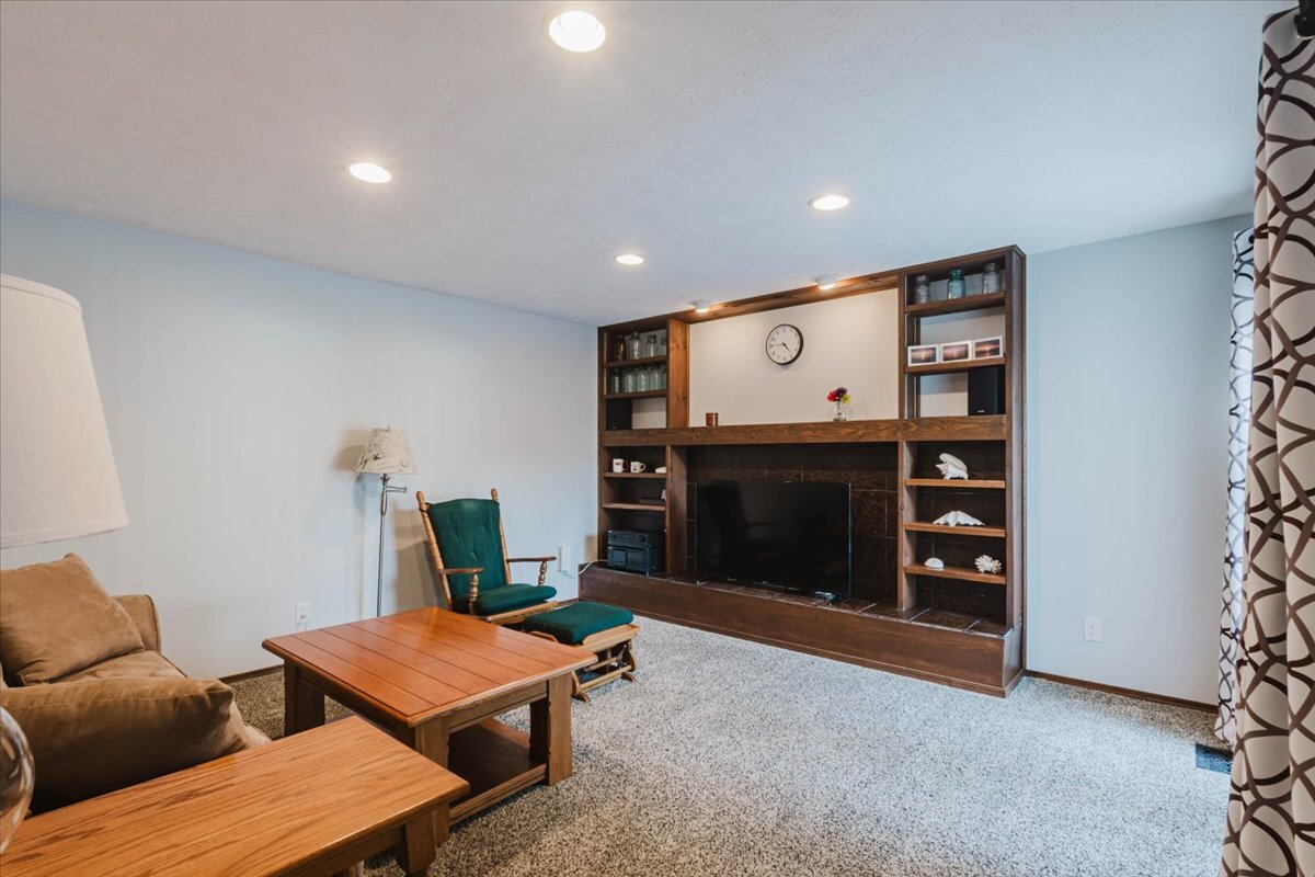property viewer photo 4