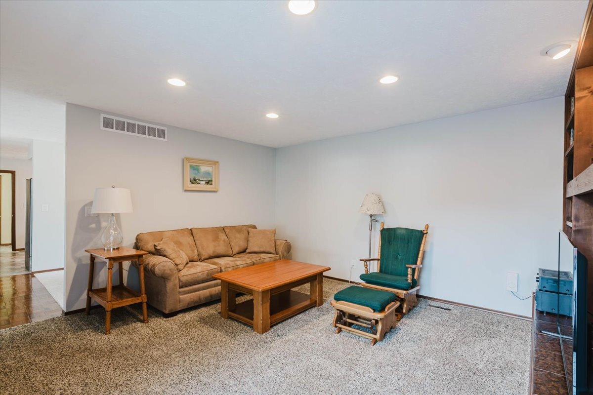 property viewer photo 7