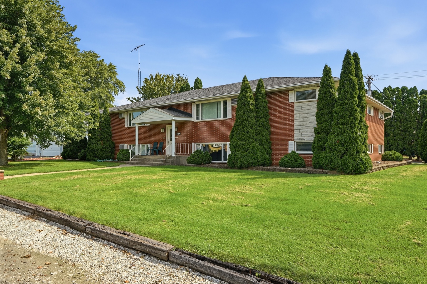 main property photo 16