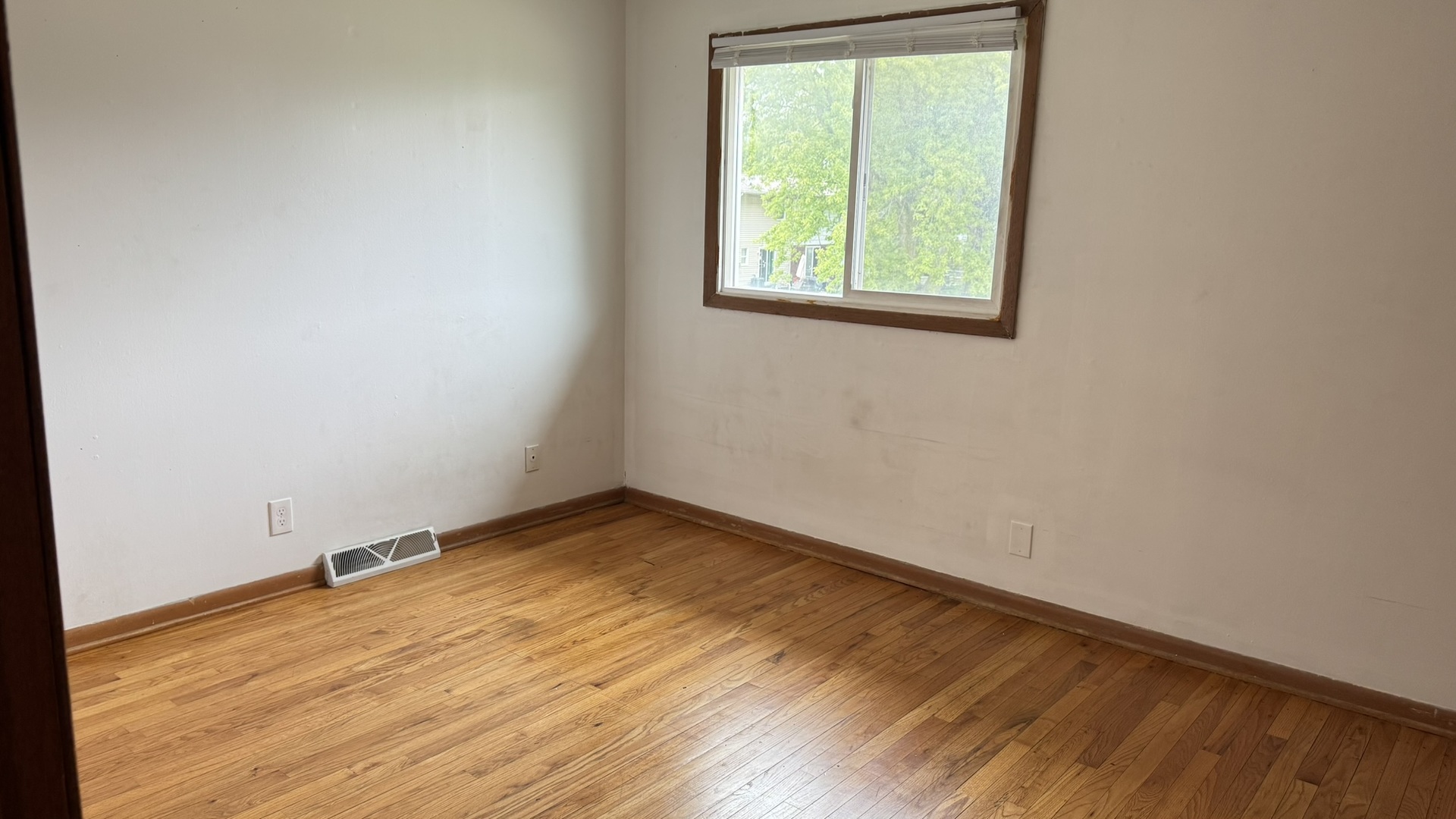 property viewer photo 7