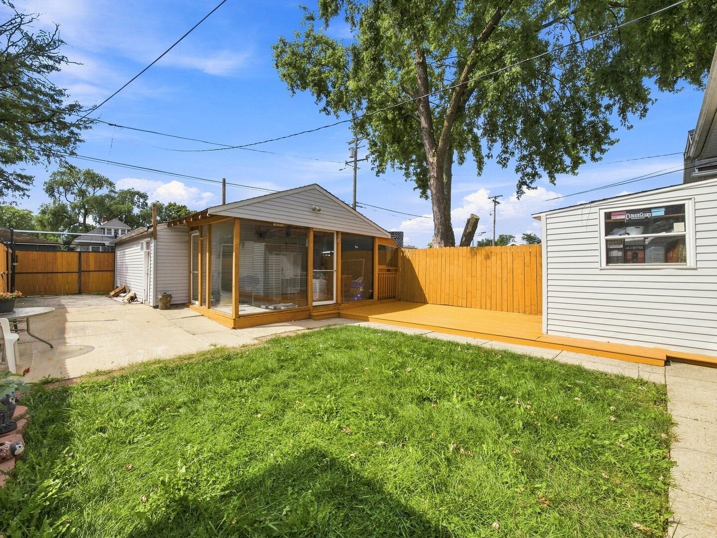 main property photo 28