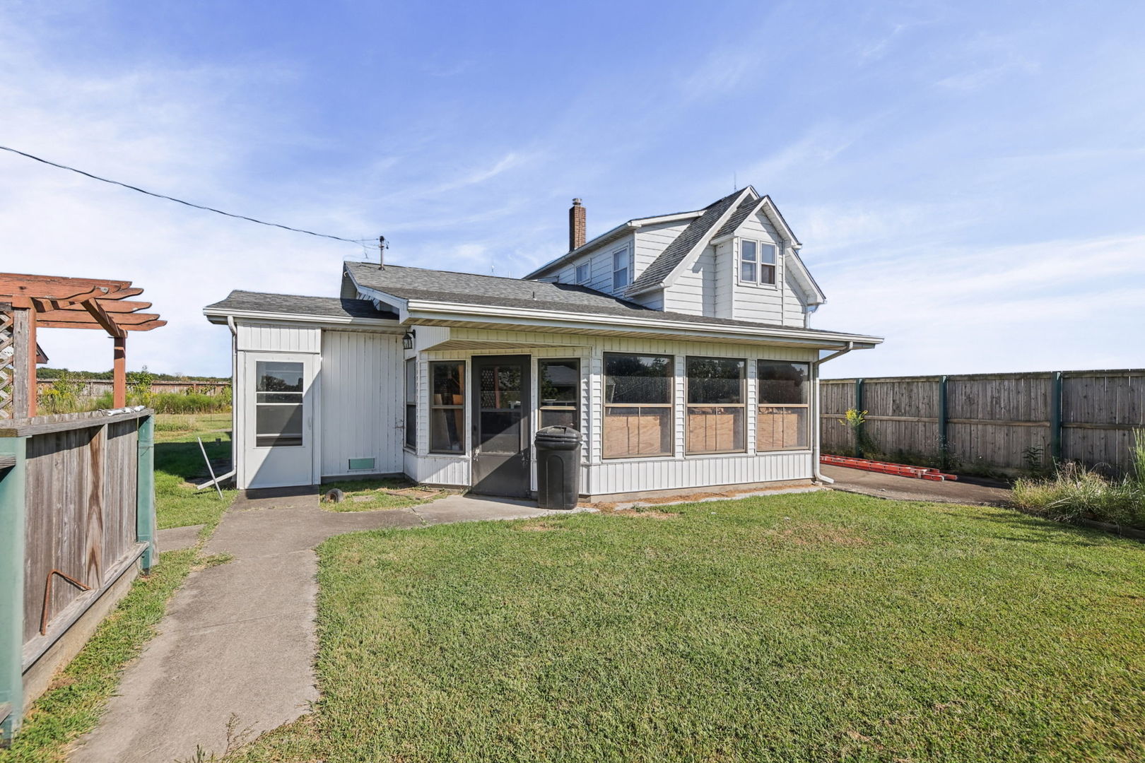 main property photo 4