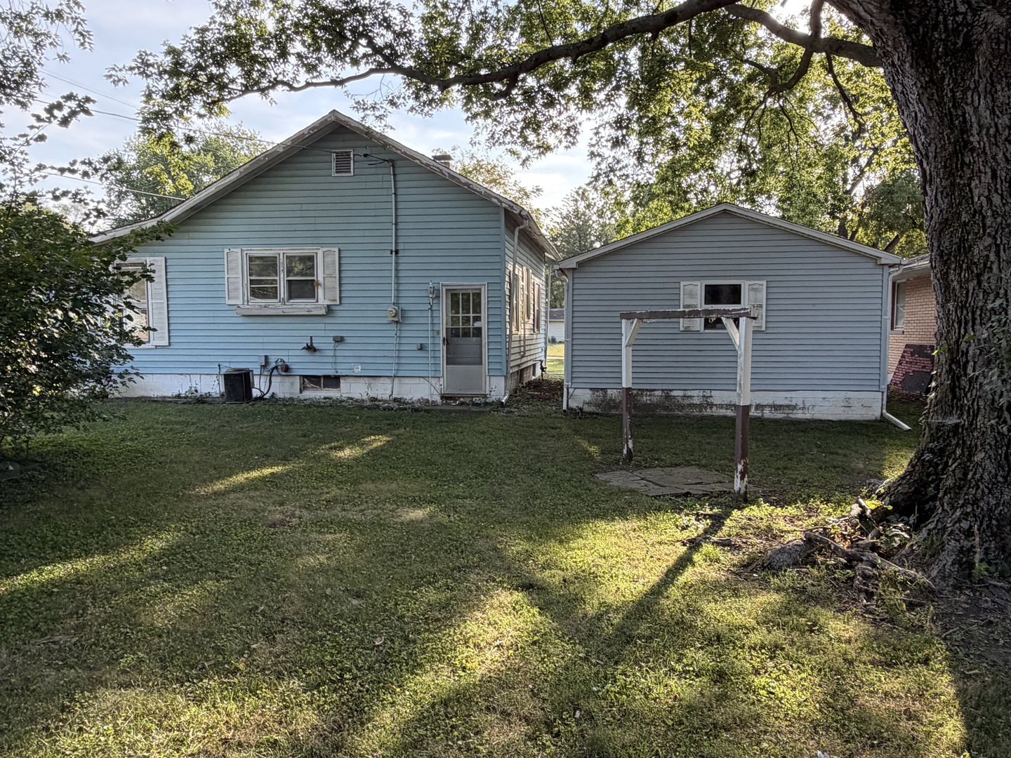 main property photo 11