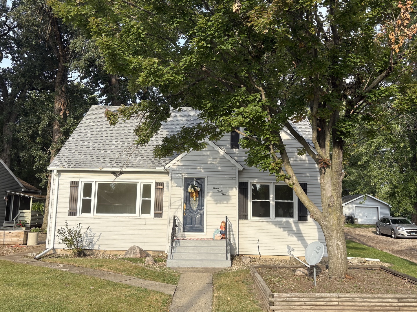 main property photo 37