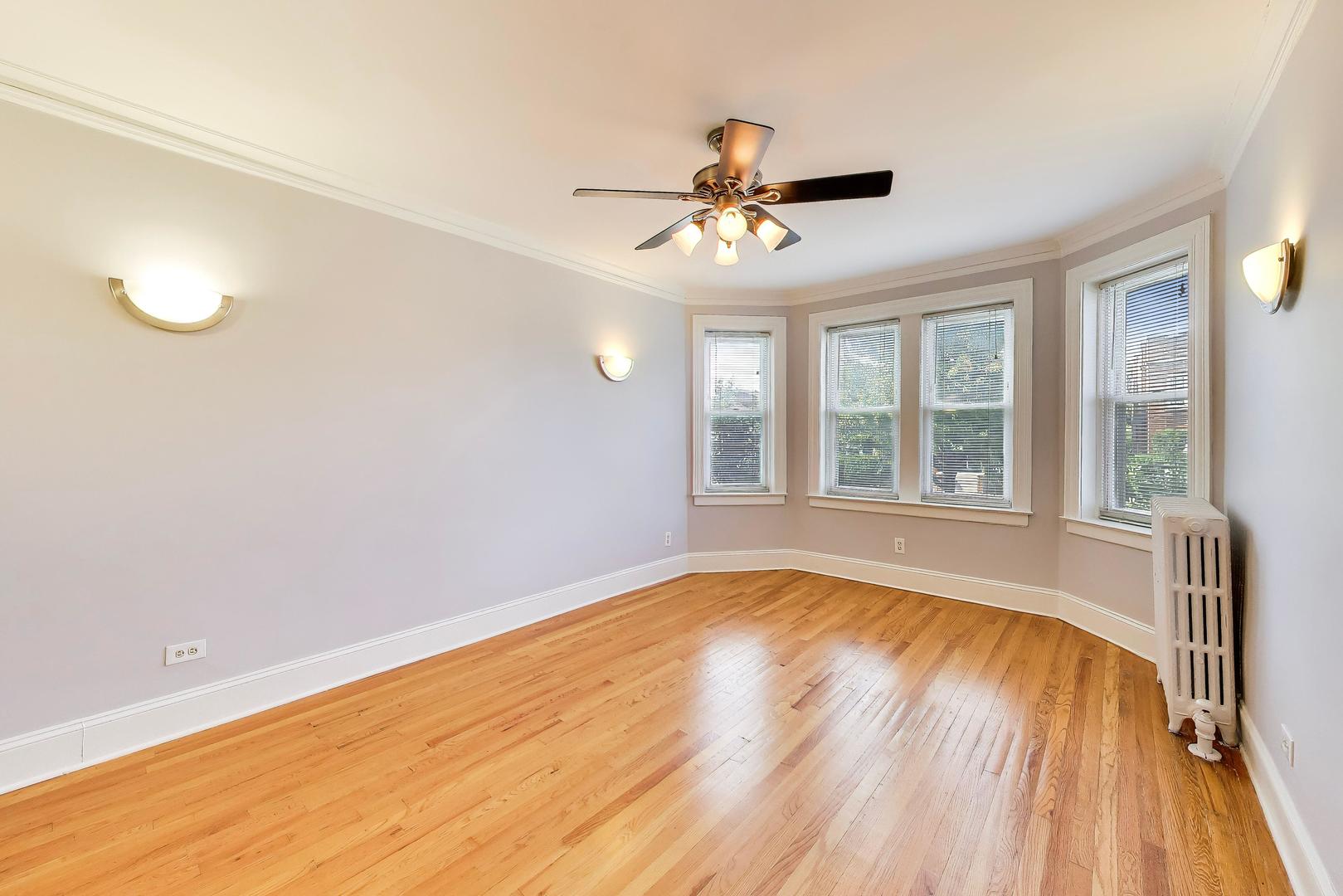 property viewer photo 3