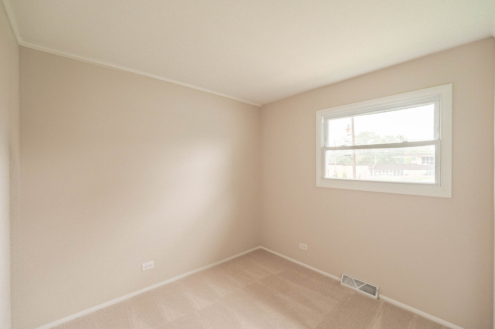 property viewer photo 7