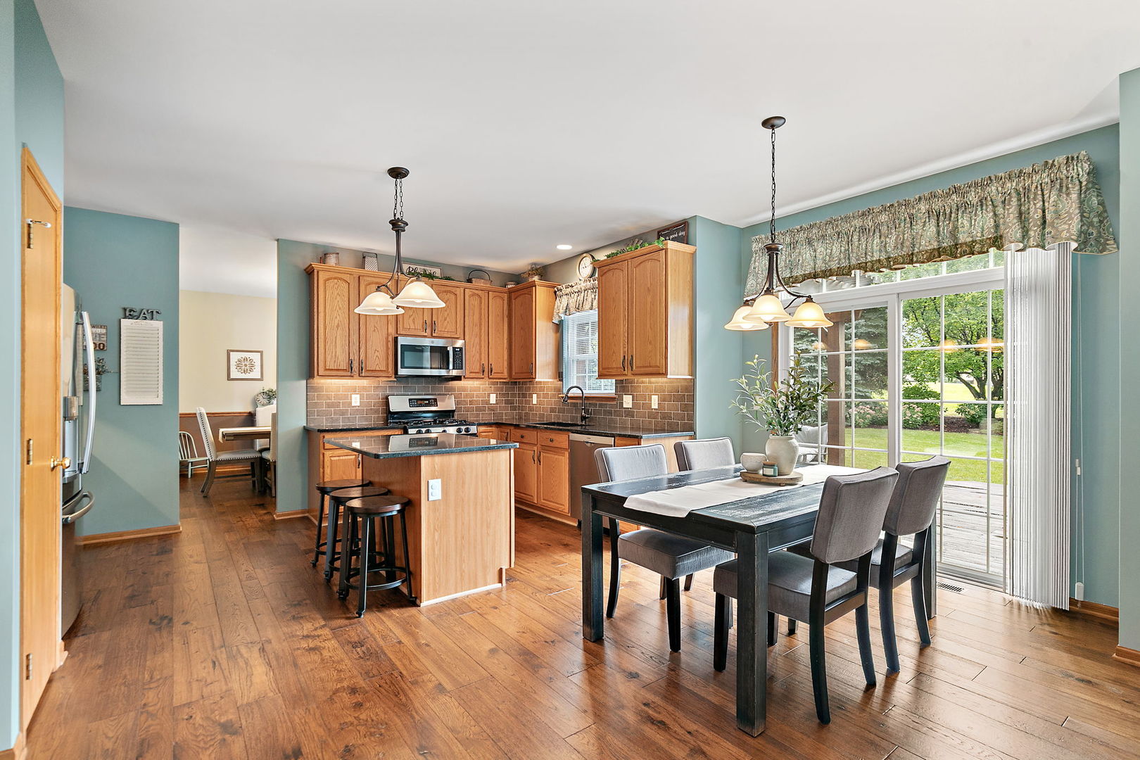 main property photo 9