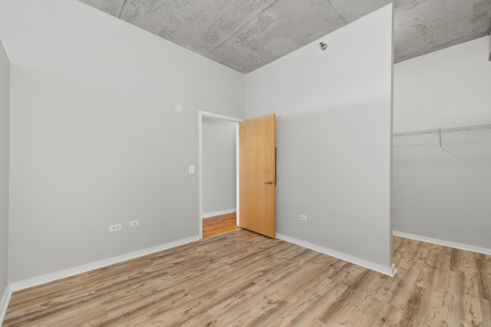 property viewer photo 15