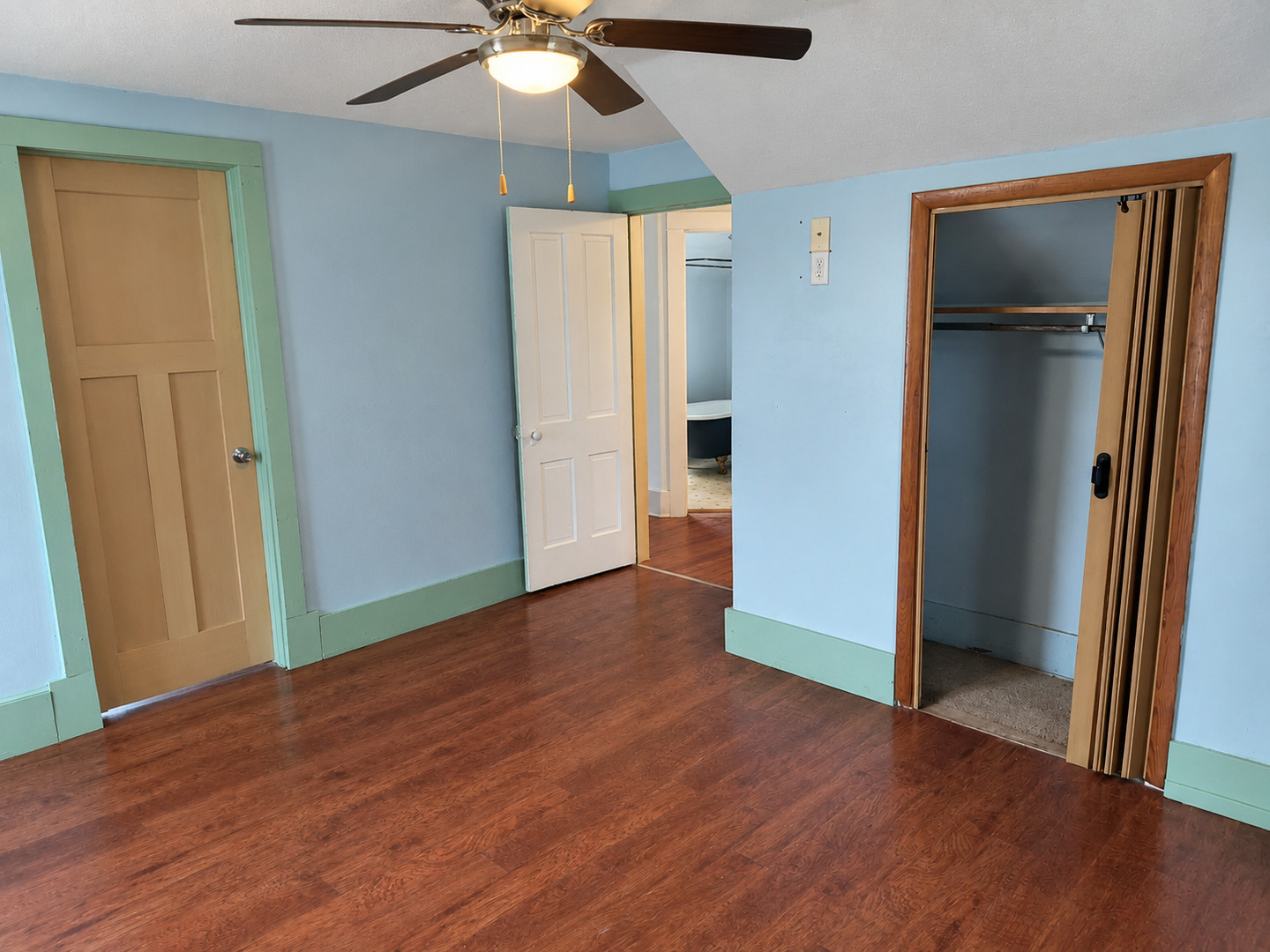 main property photo 16