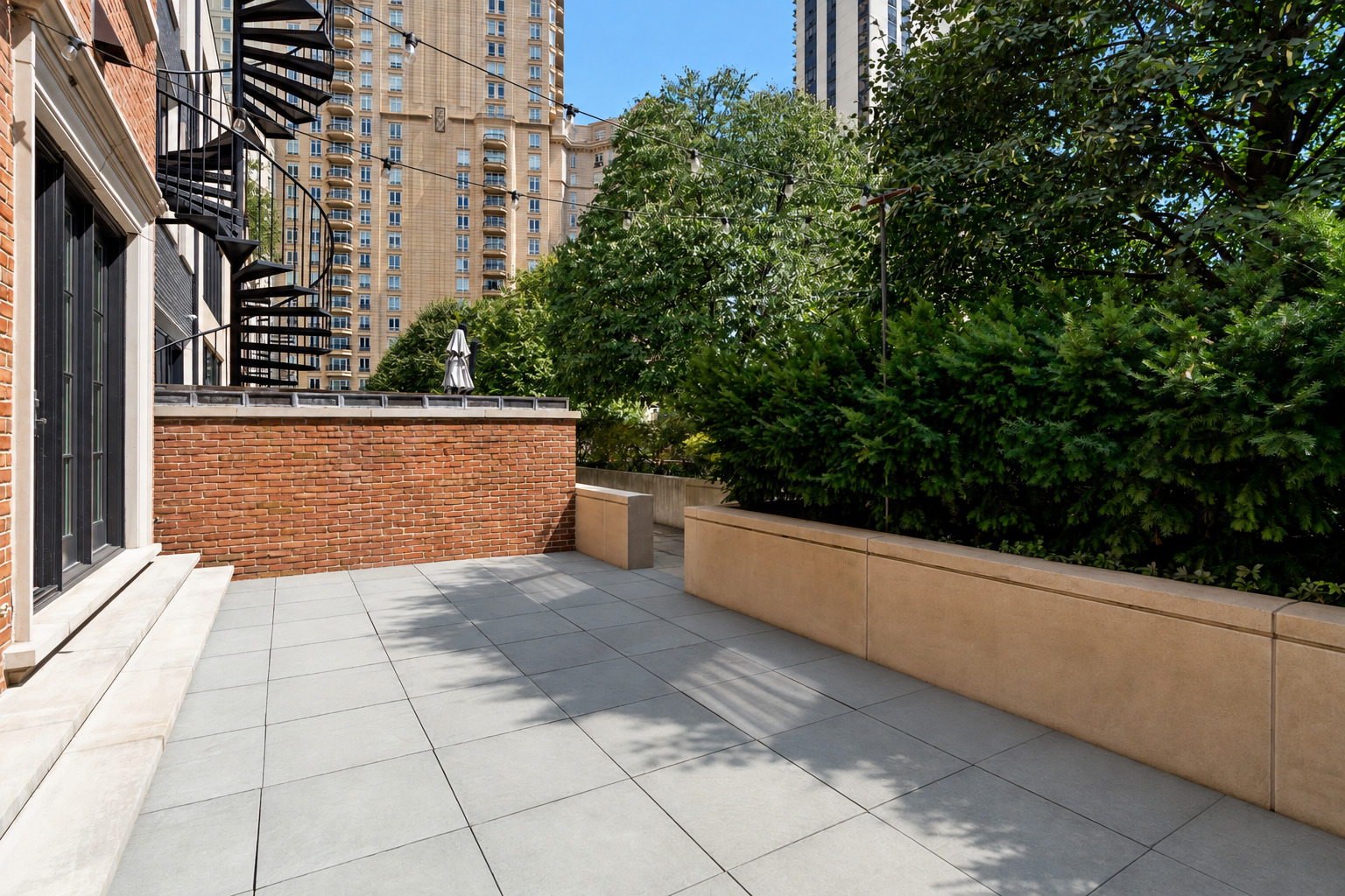 main property photo 10