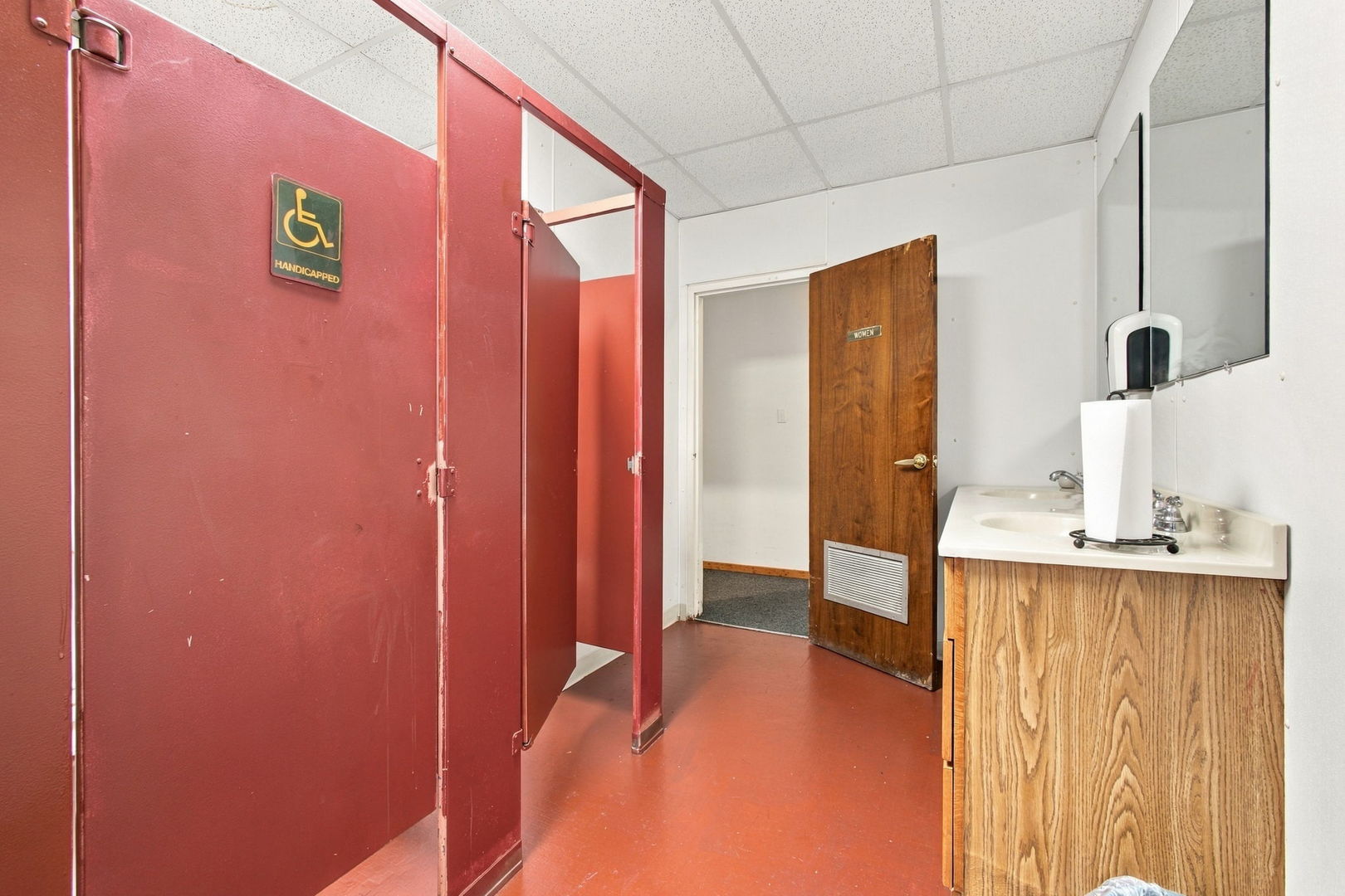 main property photo 16
