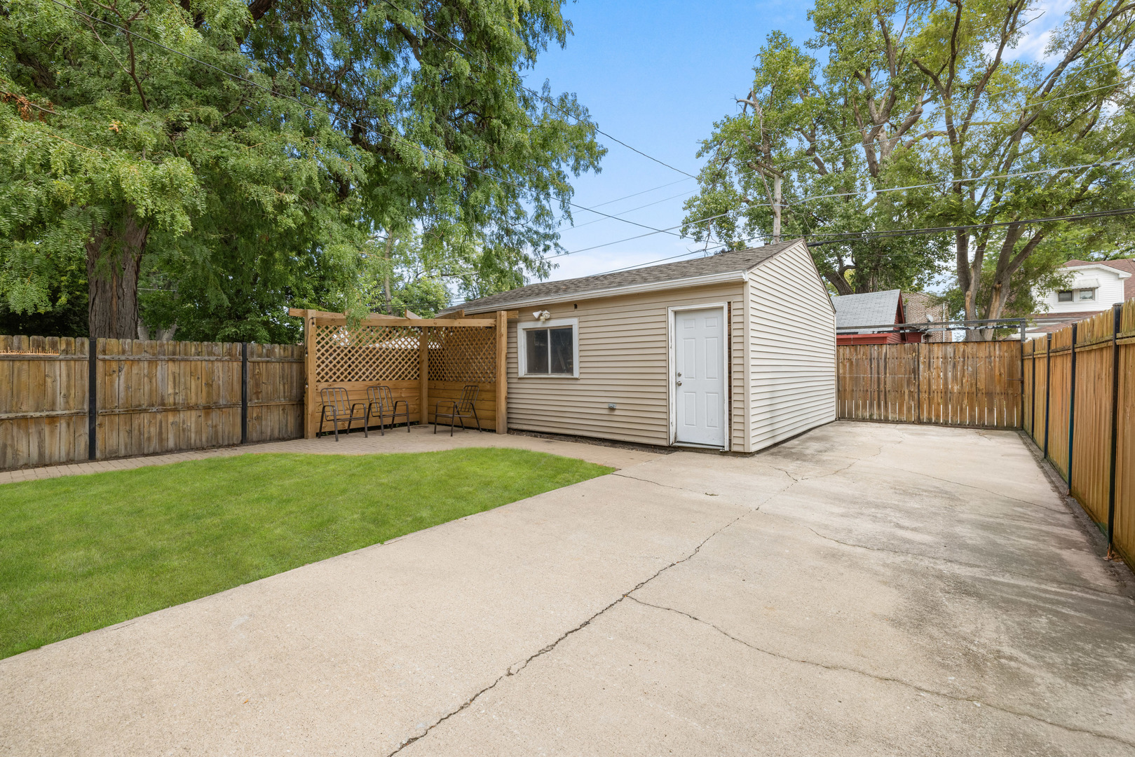 main property photo 29