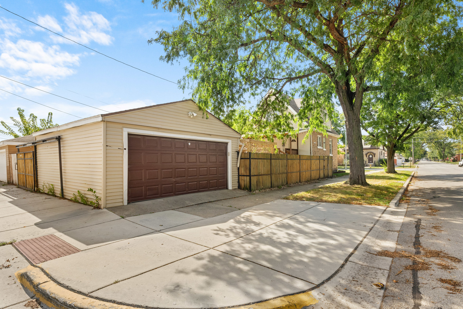 main property photo 34