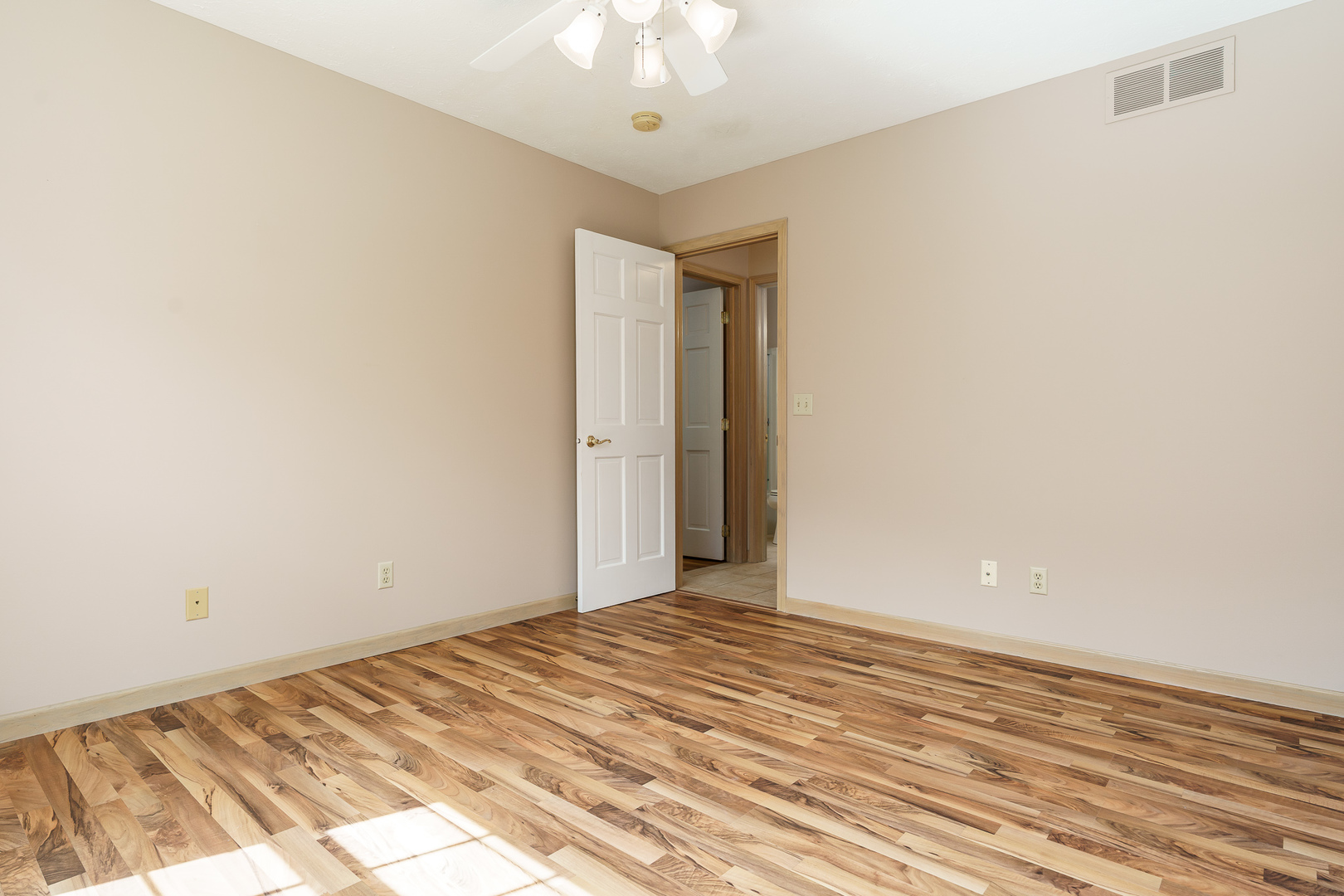 property viewer photo 21