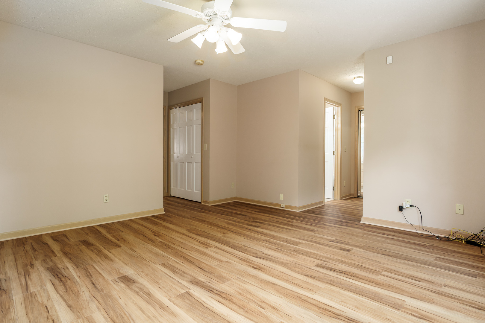 property viewer photo 25