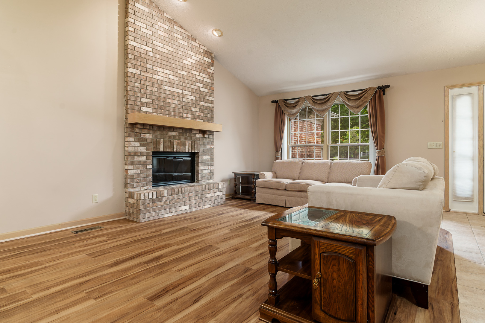 property viewer photo 5