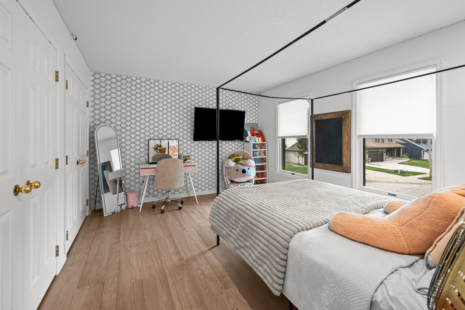 main property photo 20