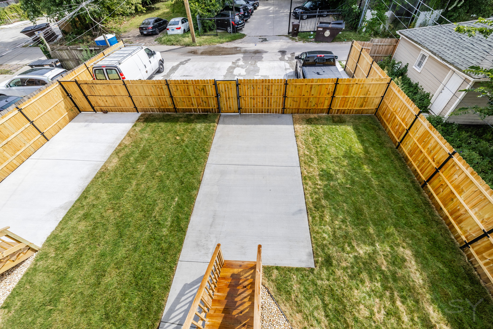 main property photo 40