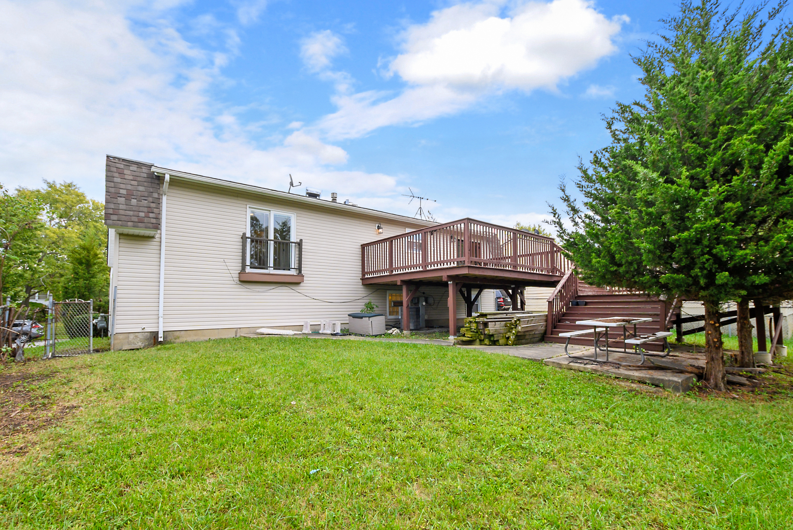 main property photo 29