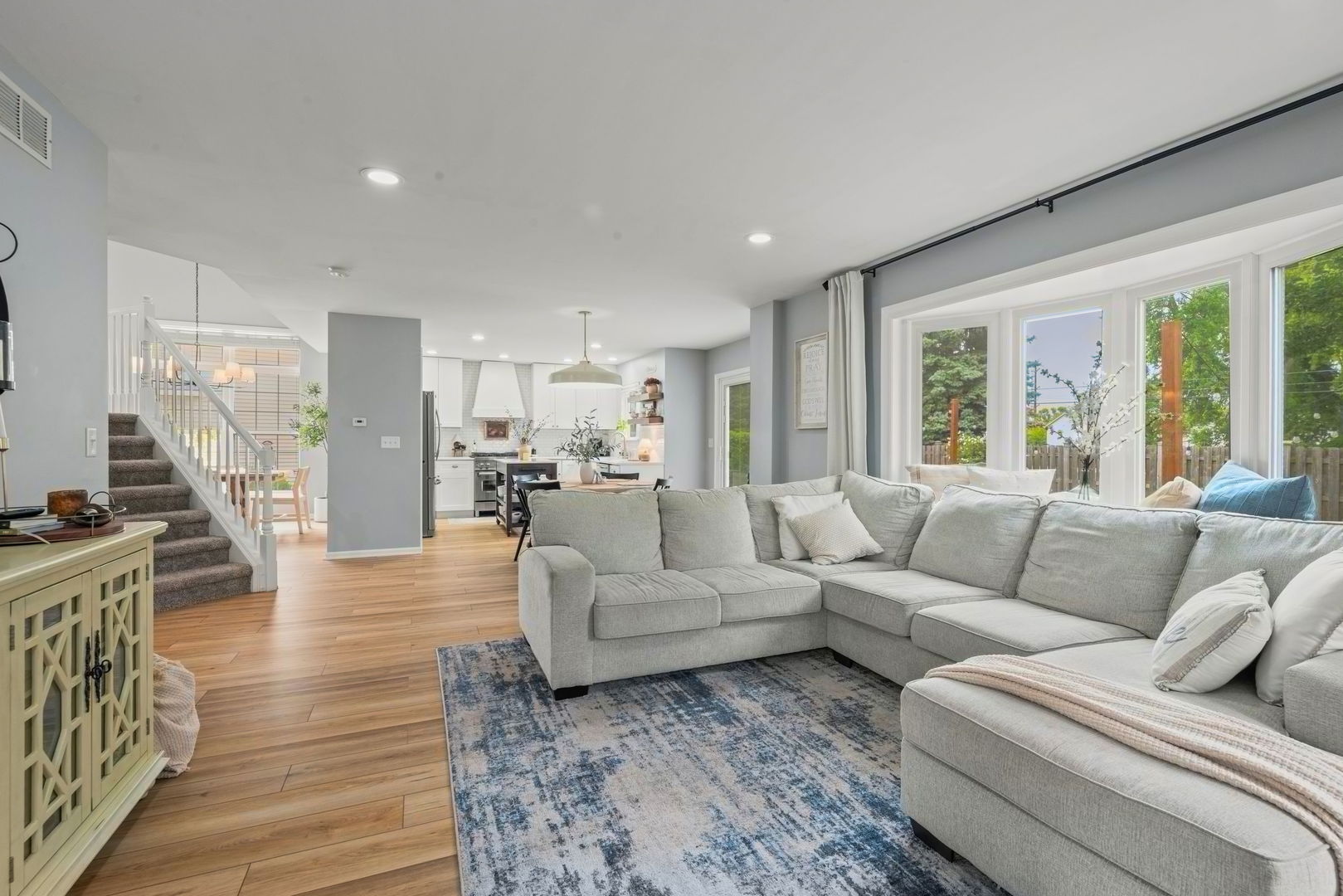 property viewer photo 12
