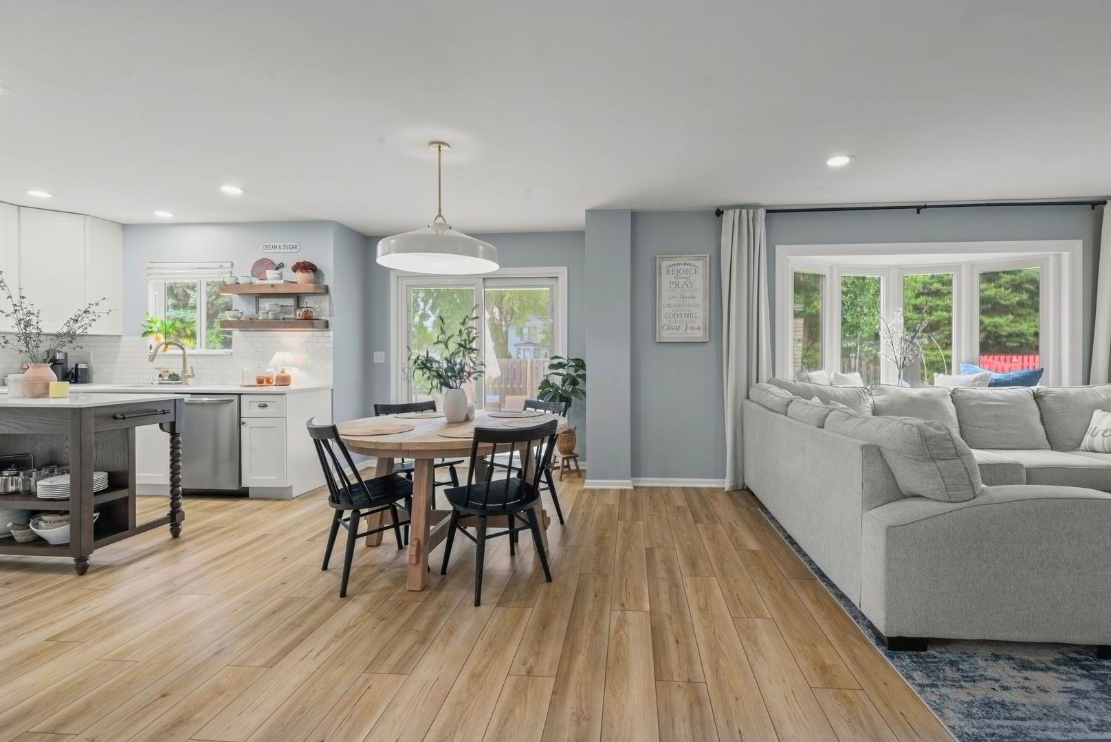 property viewer photo 7