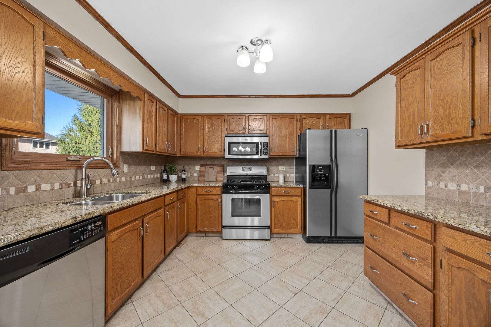 main property photo 9