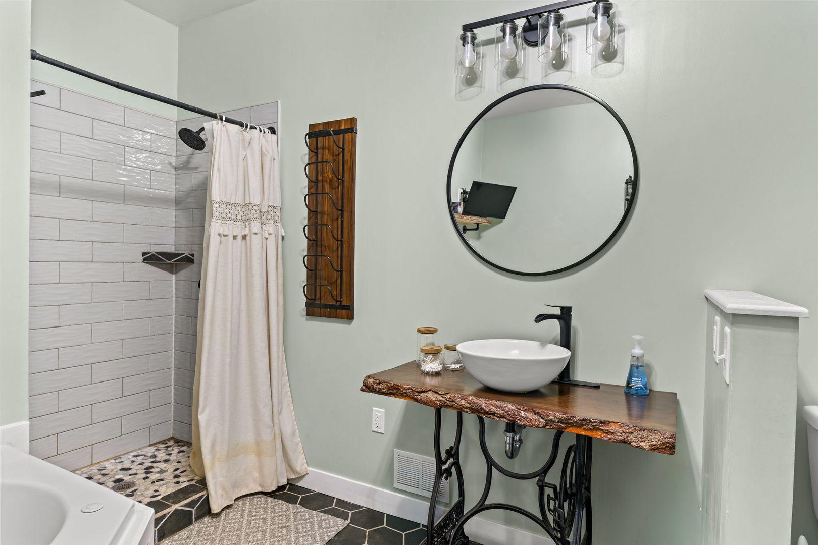 property viewer photo 9