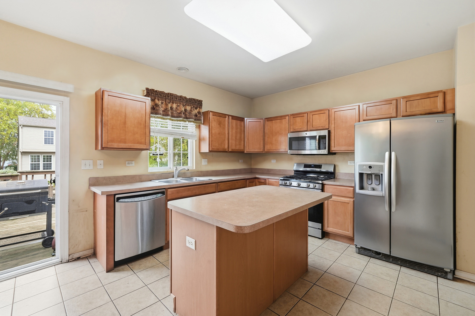 main property photo 6