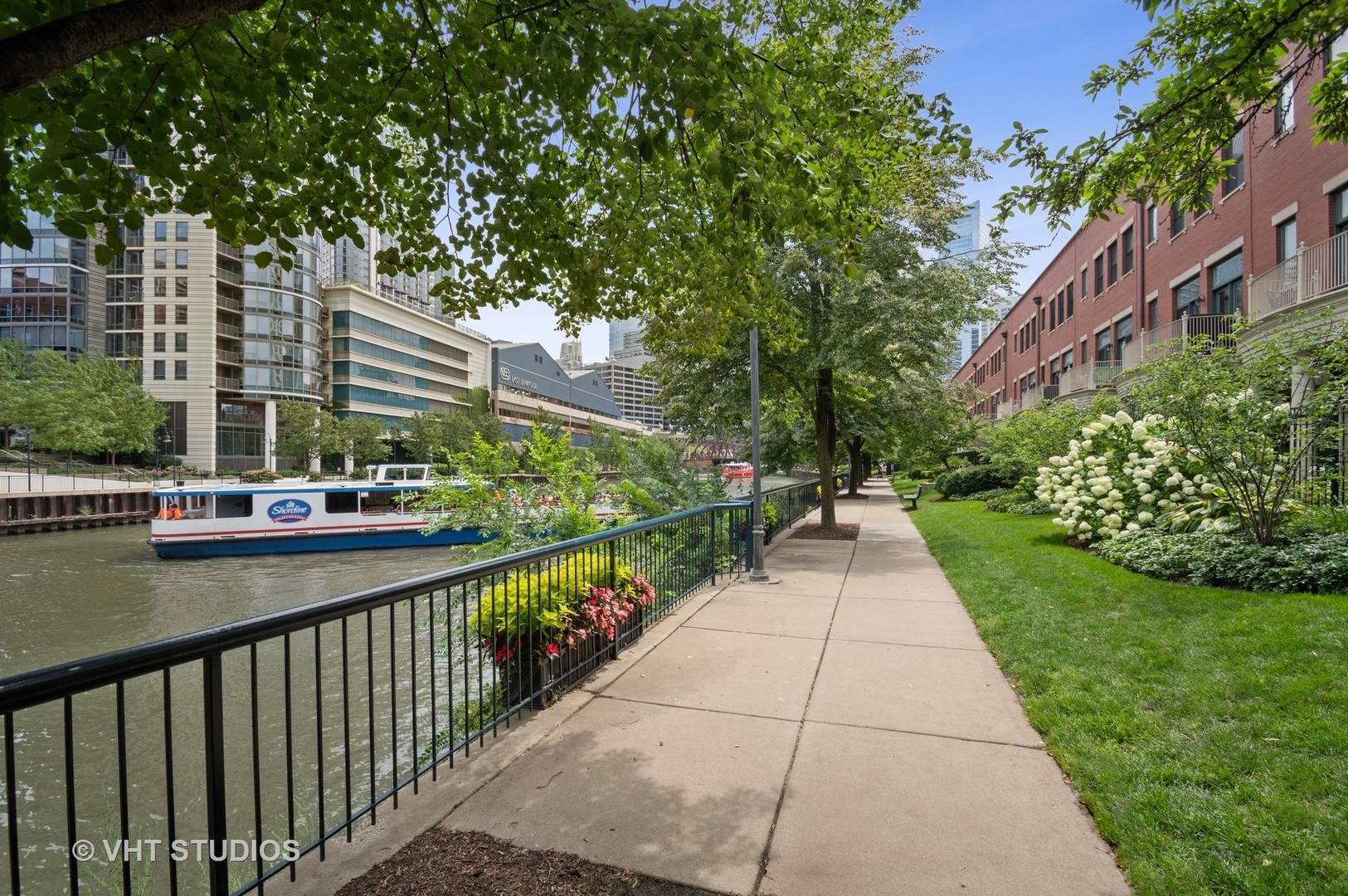 property viewer photo 1