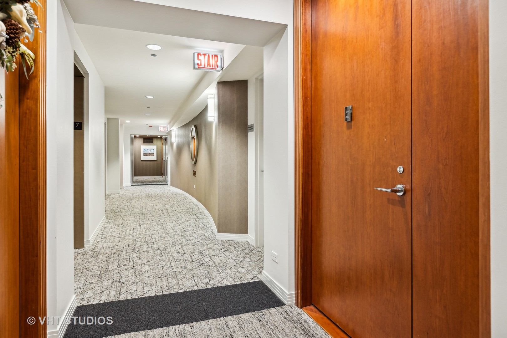 property viewer photo 3