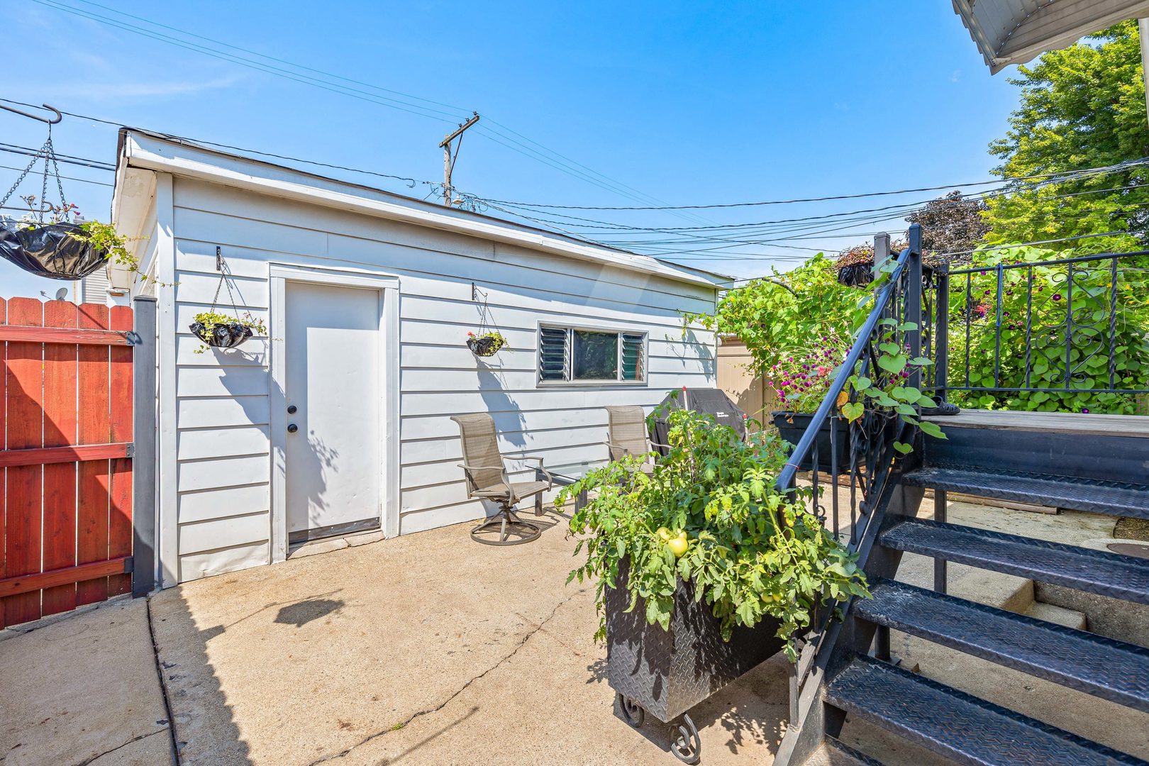 main property photo 16