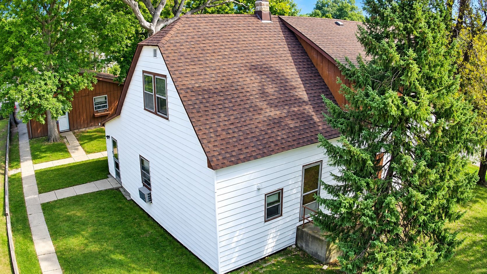 main property photo 32