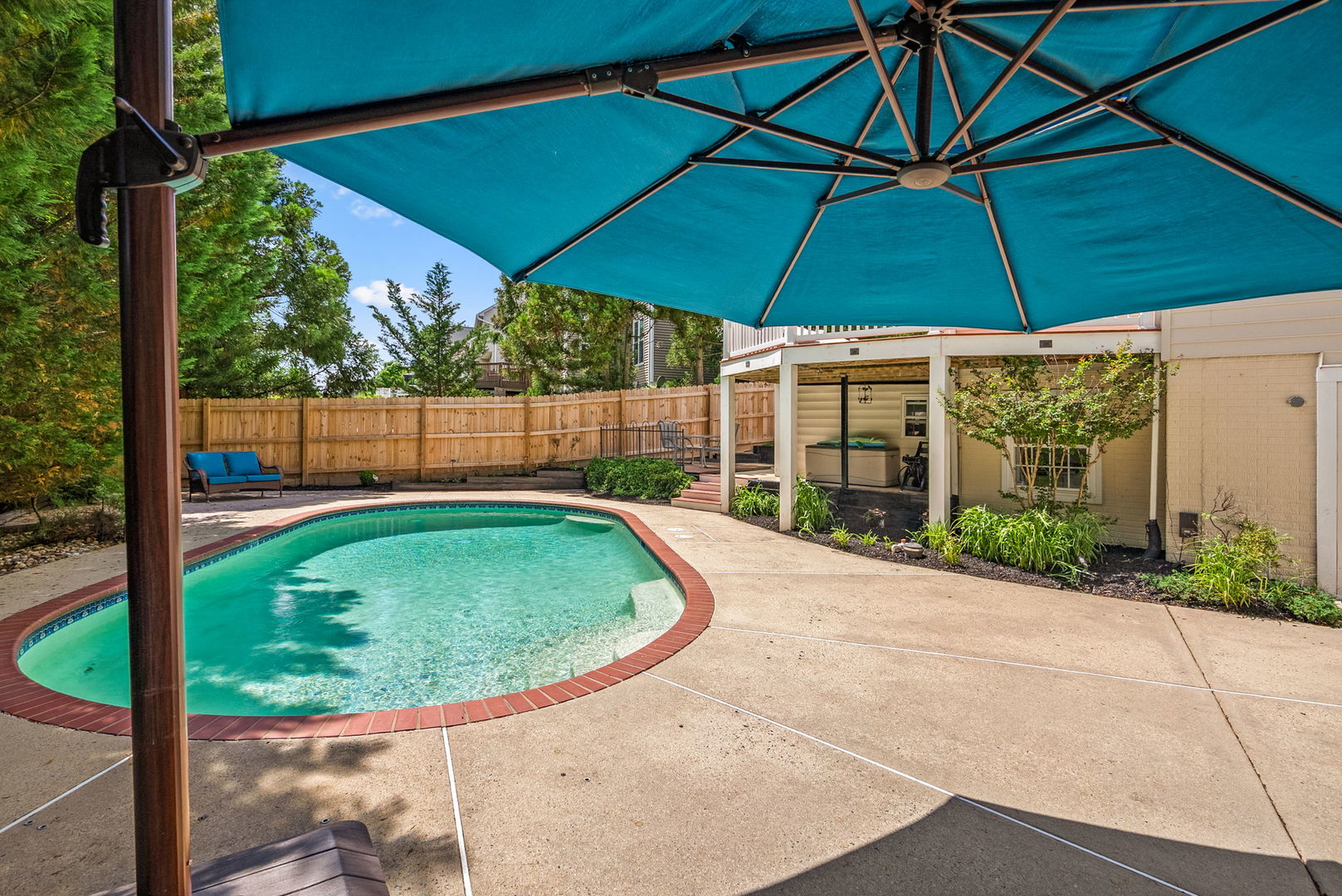 main property photo 24