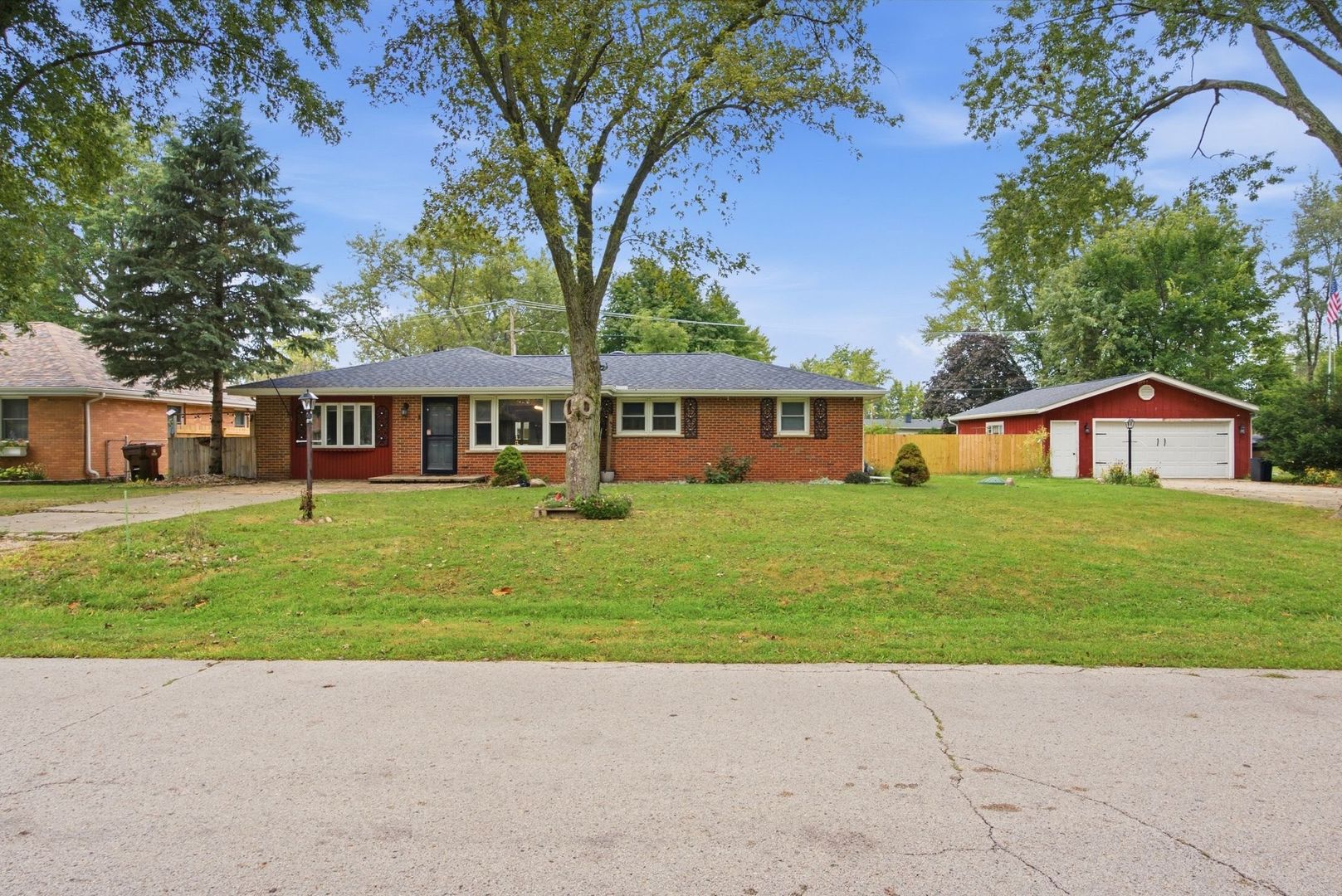 main property photo 6