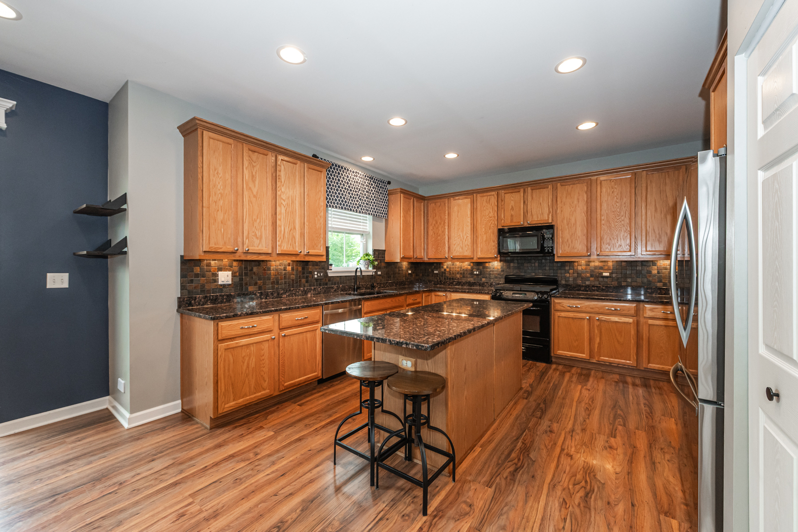 main property photo 19