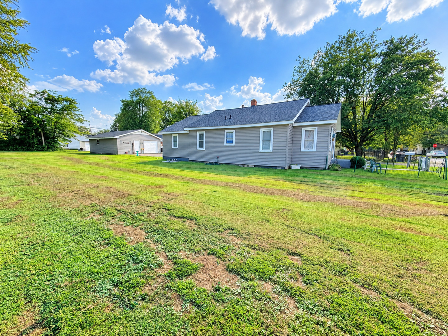 main property photo 9