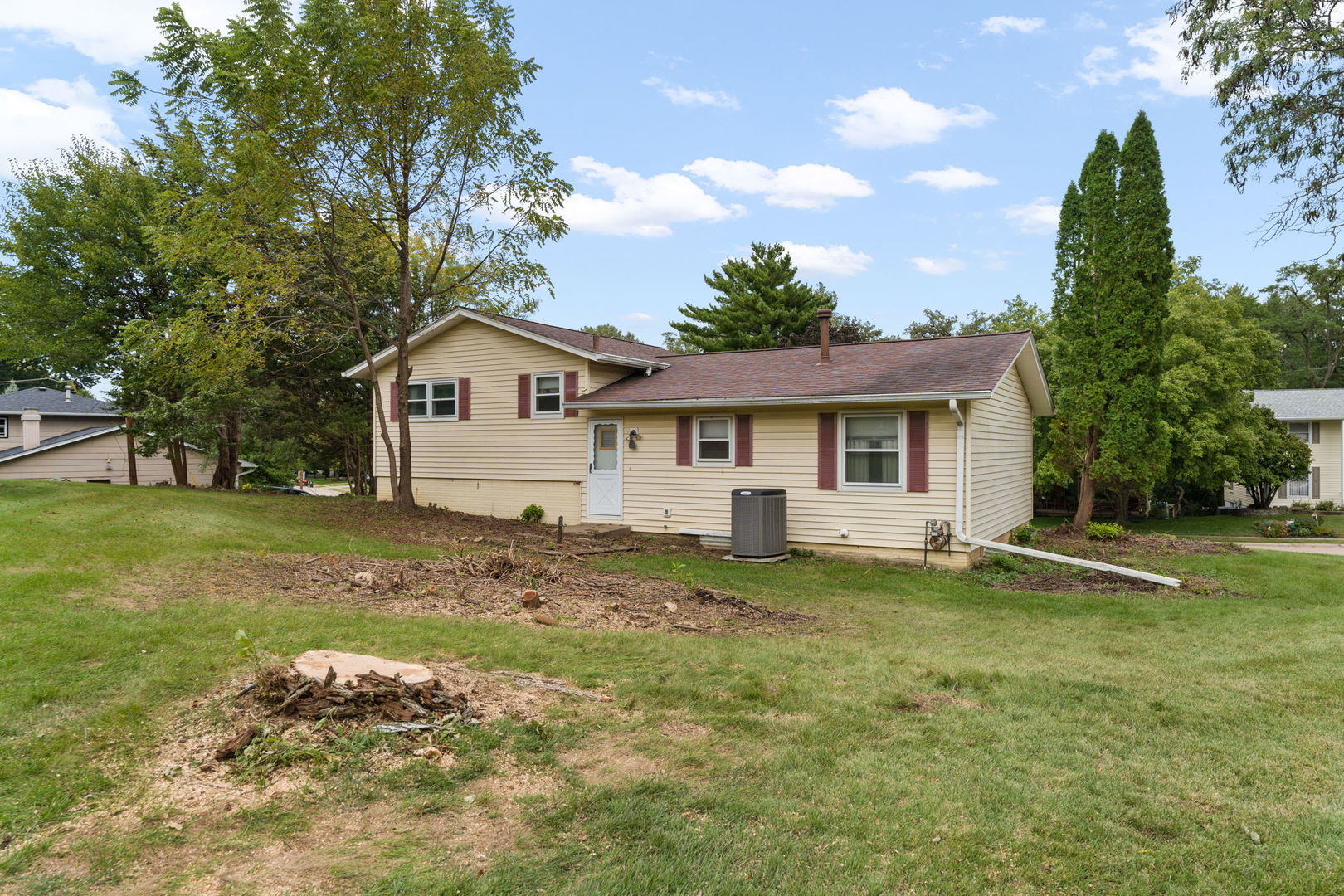 main property photo 17