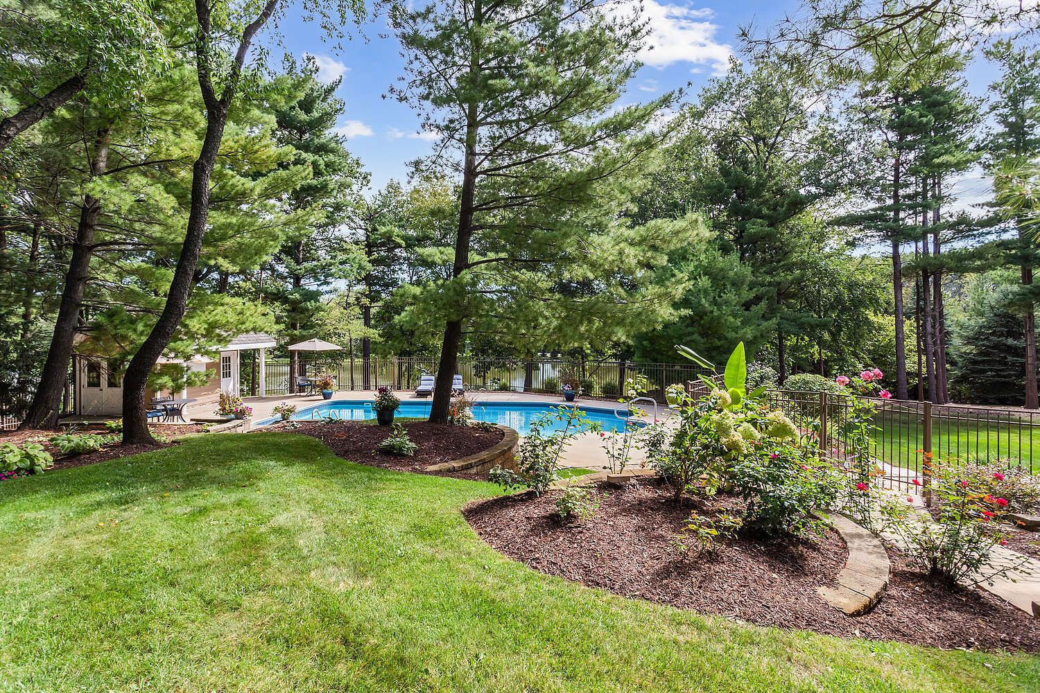 main property photo 17