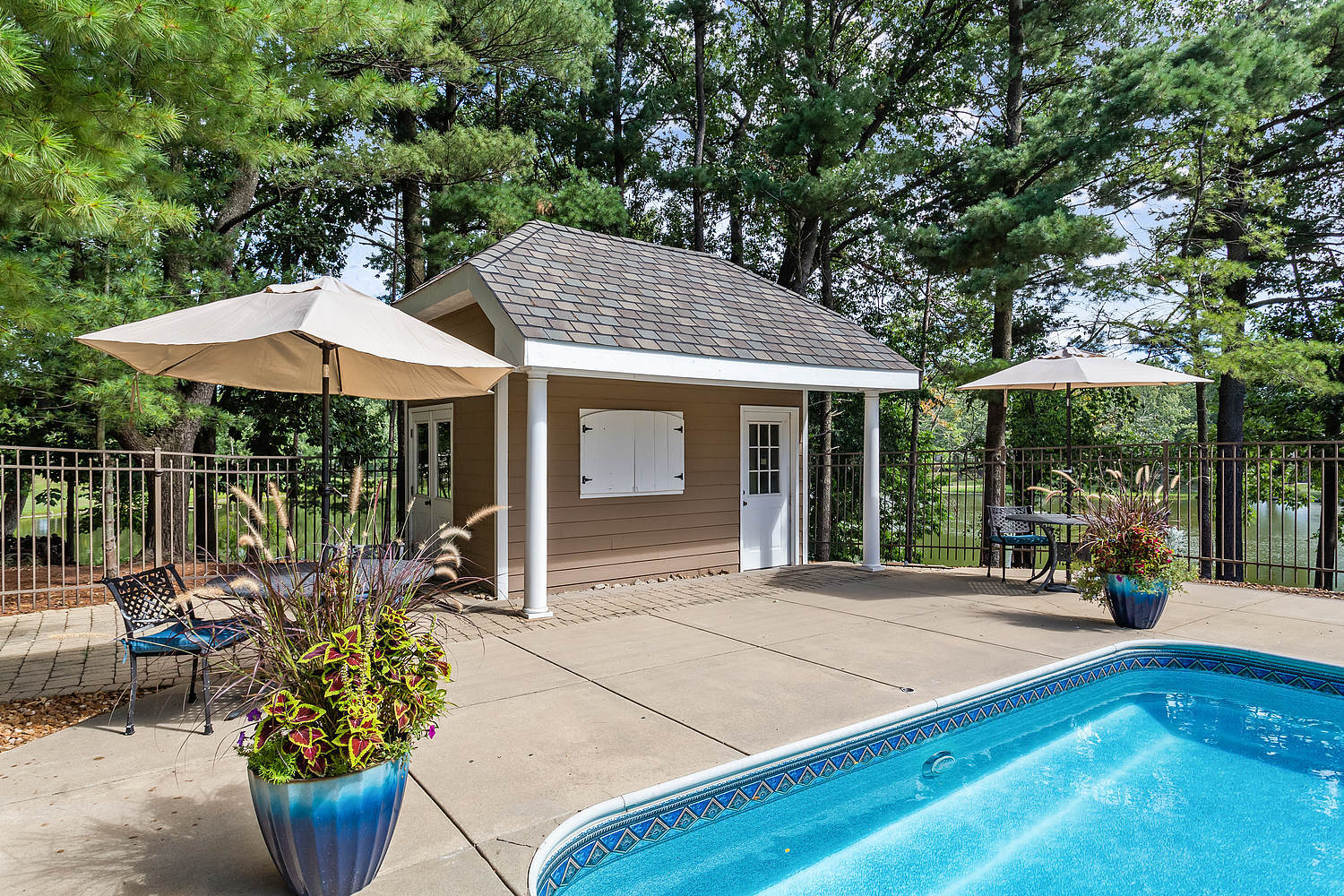 main property photo 19