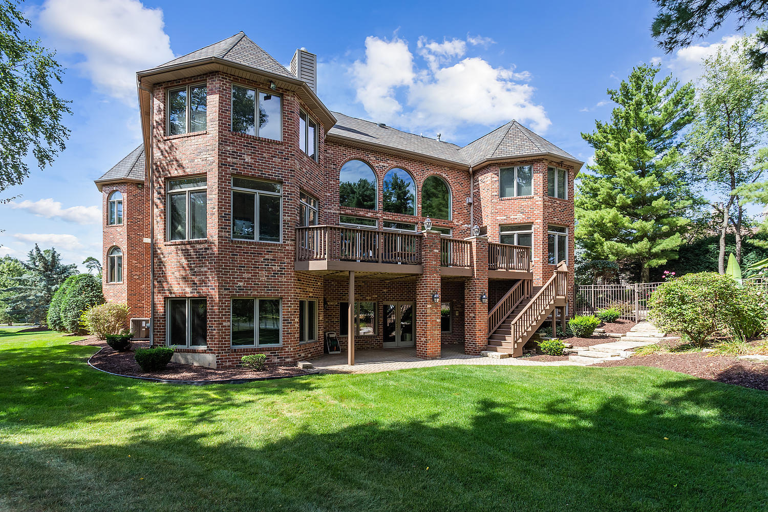 main property photo 23