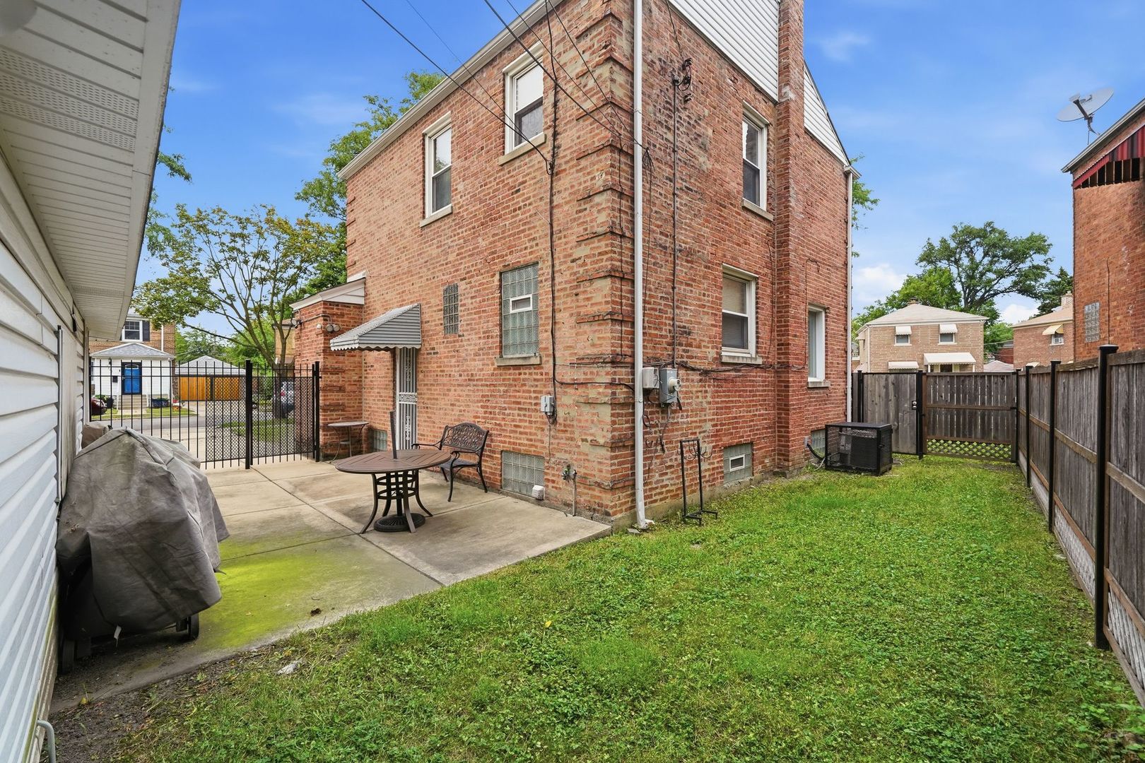 main property photo 16
