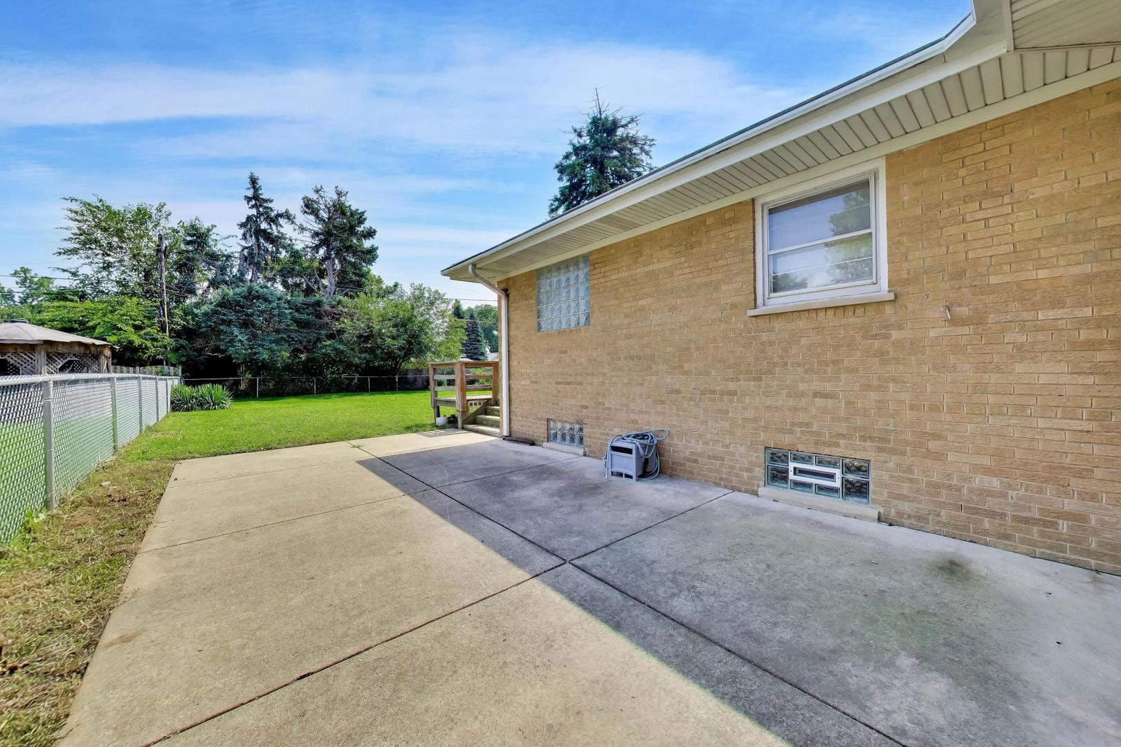 main property photo 39